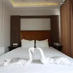 Bucoleon By Cheers Hostel *
