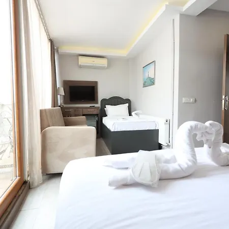 Bucoleon By Cheers Hostel