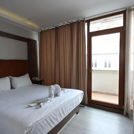 Bucoleon By Cheers Hostal *