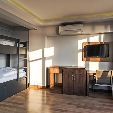 Bucoleon By Cheers Hostel *