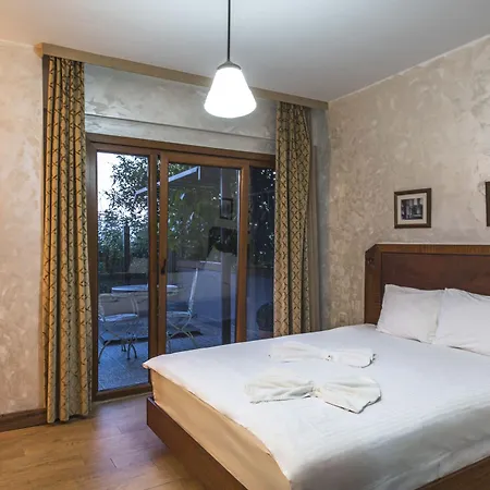 Hostel Bucoleon By Cheers
