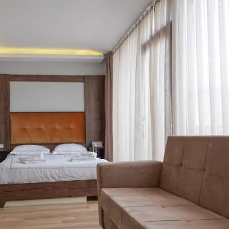 Bucoleon By Cheers Hostel *