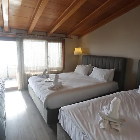 Hostel Bucoleon By Cheers