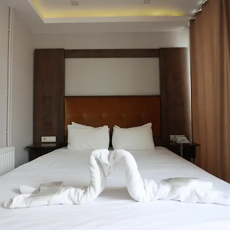 Bucoleon By Cheers Hostel *