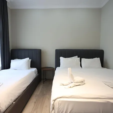 Bucoleon By Cheers Hostel *