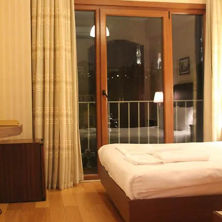 Hostel Bucoleon By Cheers *
