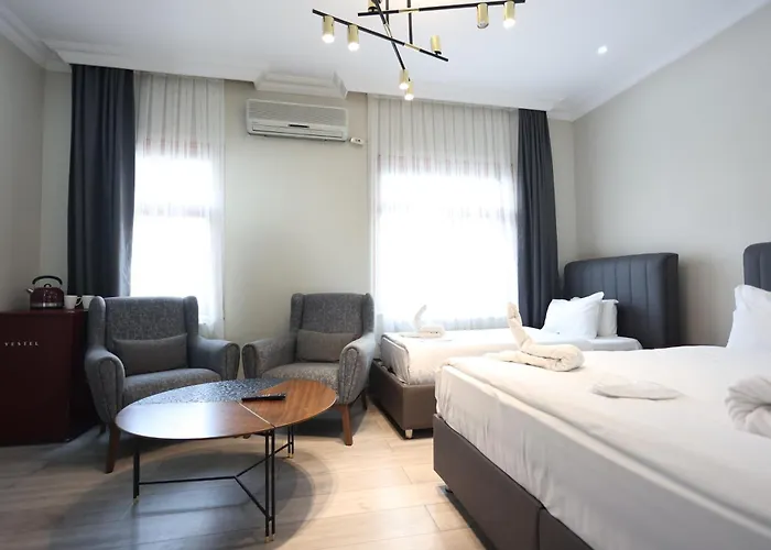 Bucoleon By Cheers Hostel *