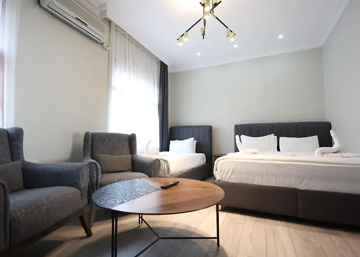 Hostel Bucoleon By Cheers