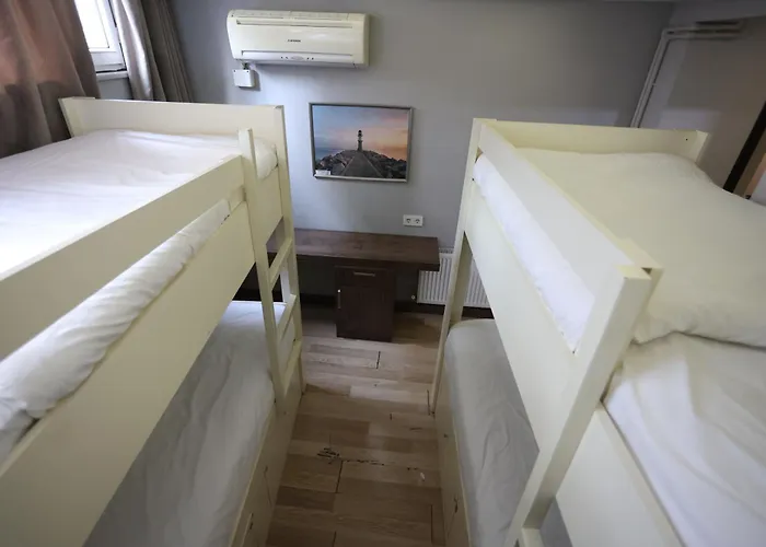 Bucoleon By Cheers Hostel