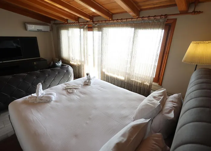 Hostel Bucoleon By Cheers