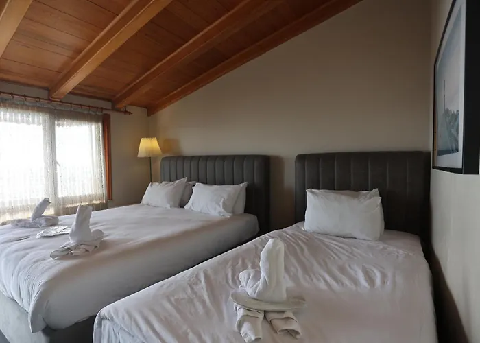 Bucoleon By Cheers Hostel