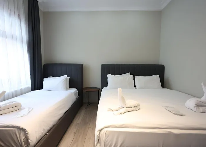 Bucoleon By Cheers Hostel *