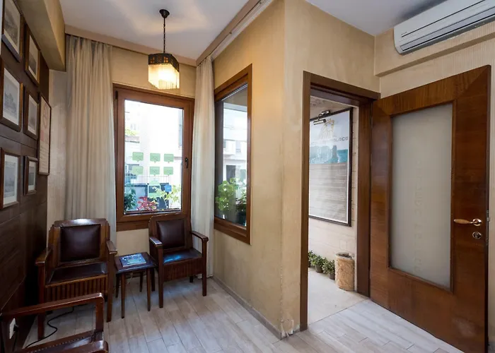 Bucoleon By Cheers Hostel *