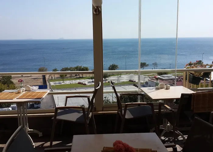 Bucoleon By Cheers Hostel