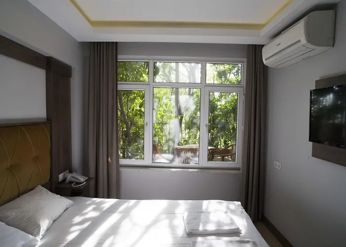 Hostel Bucoleon By Cheers *